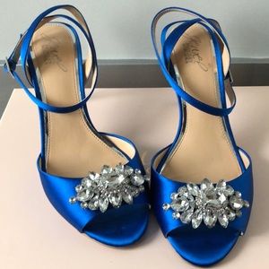 Badgley Mischka Jewel Blue Satin sandals, Size 7